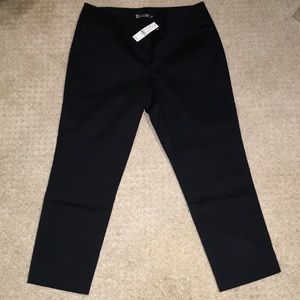 New York & Company 7th Avenue Design Studio Crop Pant Size 4 Black NWT